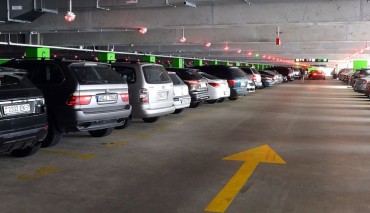 Мэр Кухарев о парковках в Минске: должны уживаться и люди, и машины