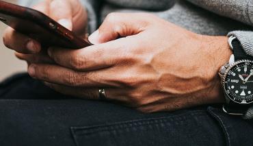 Мошенник прикидывался таргетологом и выманил деньги у ста с лишним человек