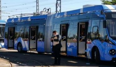 На площади Ванеева в Минске произошло столкновение троллейбуса и фуры