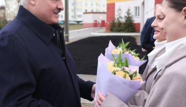 Президент РБ Лукашенко в канун праздника посетил детскую больницу